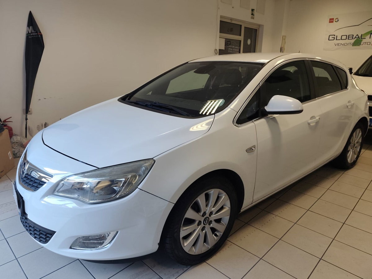Opel Astra 1.7 CDTI 125CV 5 porte Cosmo (2)