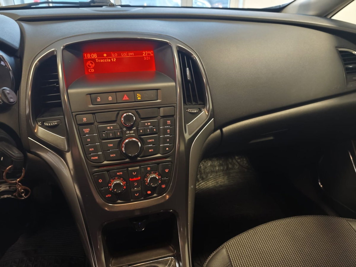 Opel Astra 1.7 CDTI 125CV 5 porte Cosmo (9)