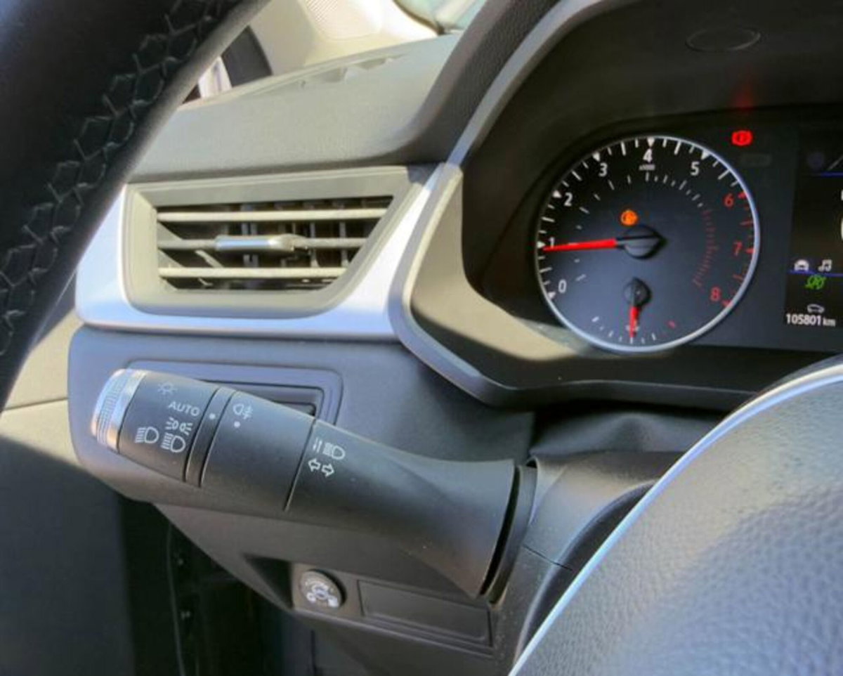 Renault Captur TCe 100 CV GPL FAP Zen (18)