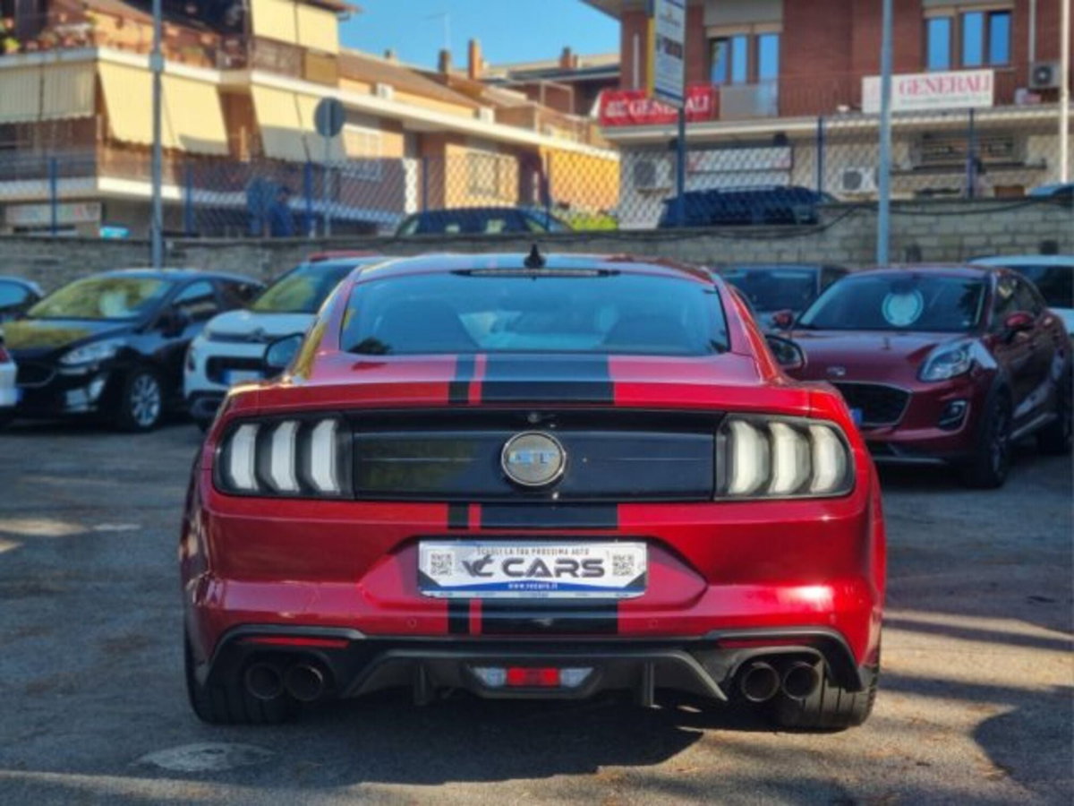 Ford Mustang Coupé Fastback 5.0 V8 aut. GT (5)