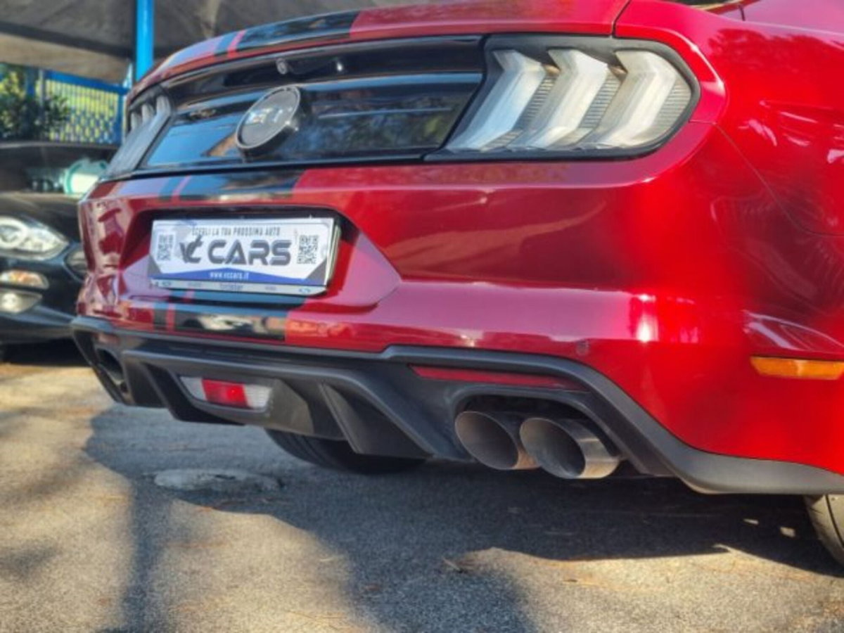 Ford Mustang Coupé Fastback 5.0 V8 aut. GT (7)