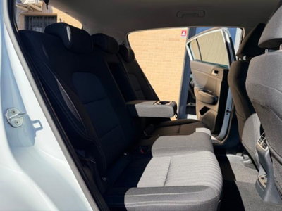 Kia Sportage 1.6 CRDI 115 CV 2WD Business Class (8)