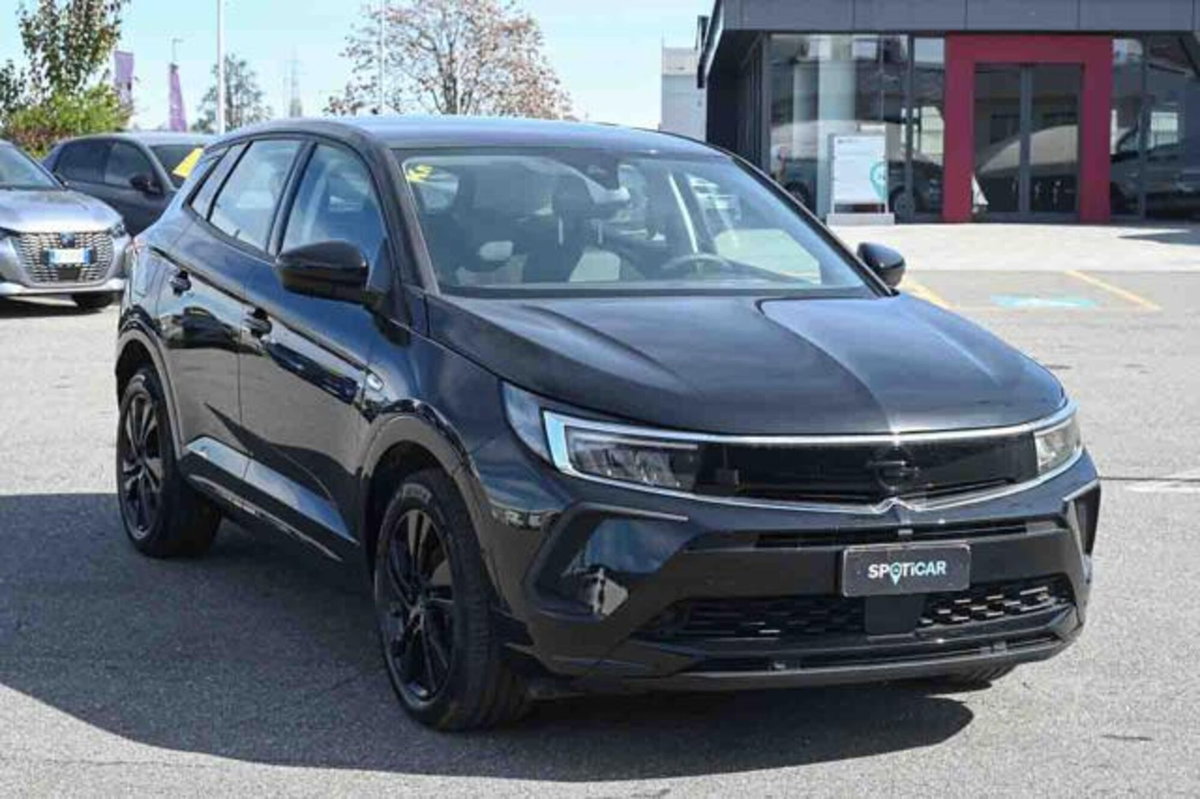 Opel Grandland 1.2 Turbo 12V 130 CV aut. GS Line (2)