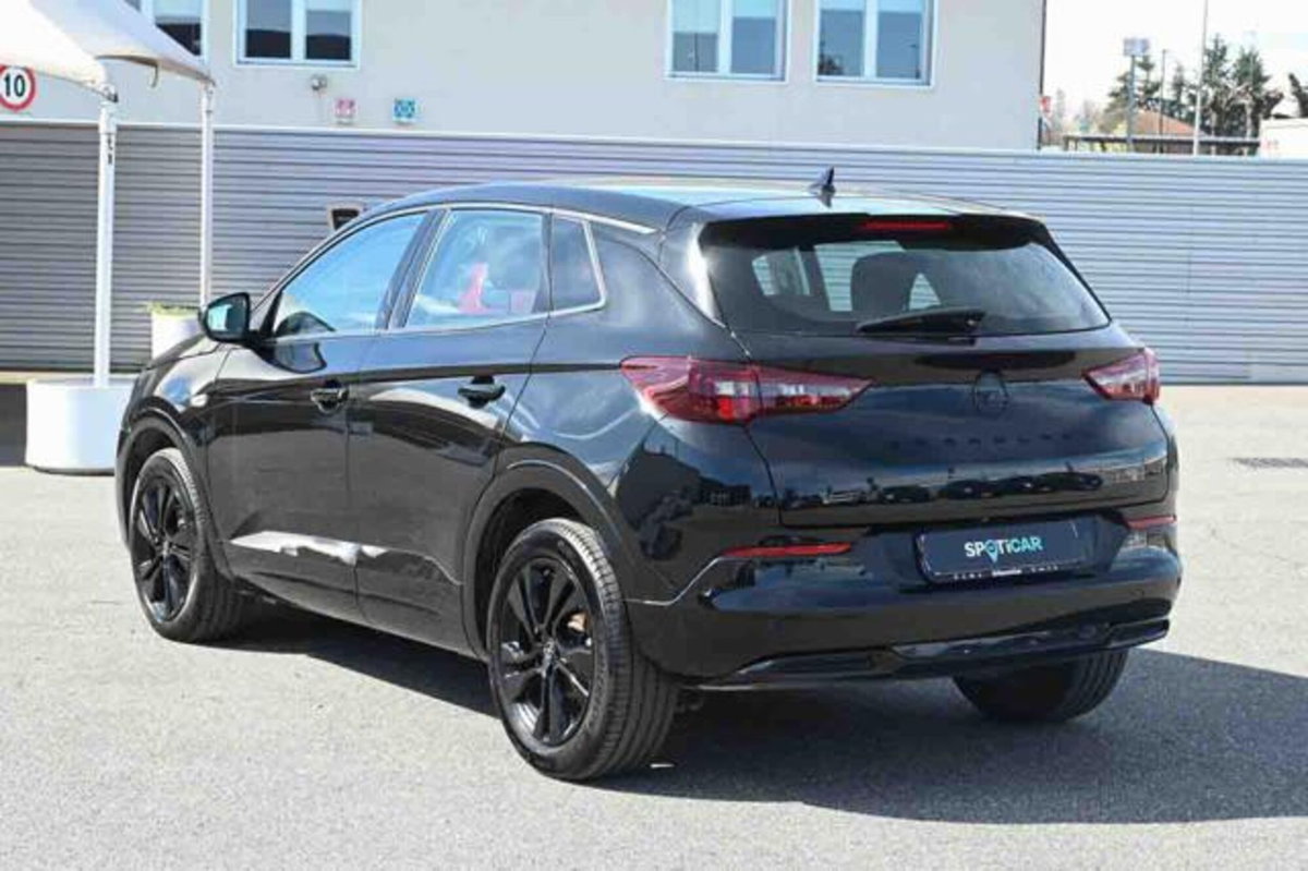Opel Grandland 1.2 Turbo 12V 130 CV aut. GS Line (4)