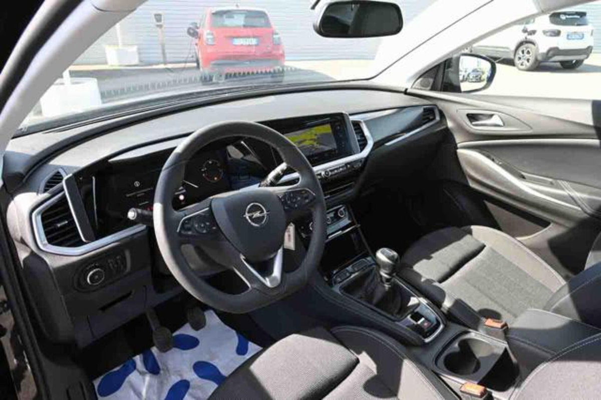 Opel Grandland 1.2 Turbo 12V 130 CV aut. GS Line (8)
