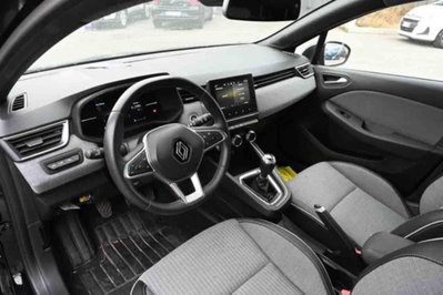 Renault Clio TCe 90 CV 5 porte Techno (7)