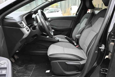 Renault Clio TCe 90 CV 5 porte Techno (8)