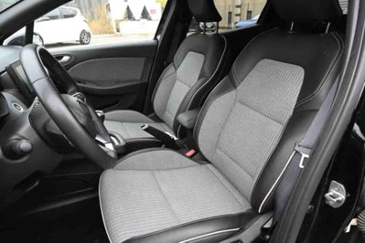 Renault Clio TCe 90 CV 5 porte Techno (9)