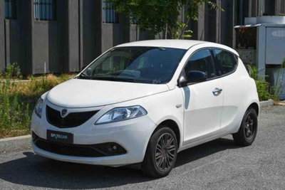 Lancia Ypsilon 1.0 FireFly 5 porte S&S Hybrid Gold Plus