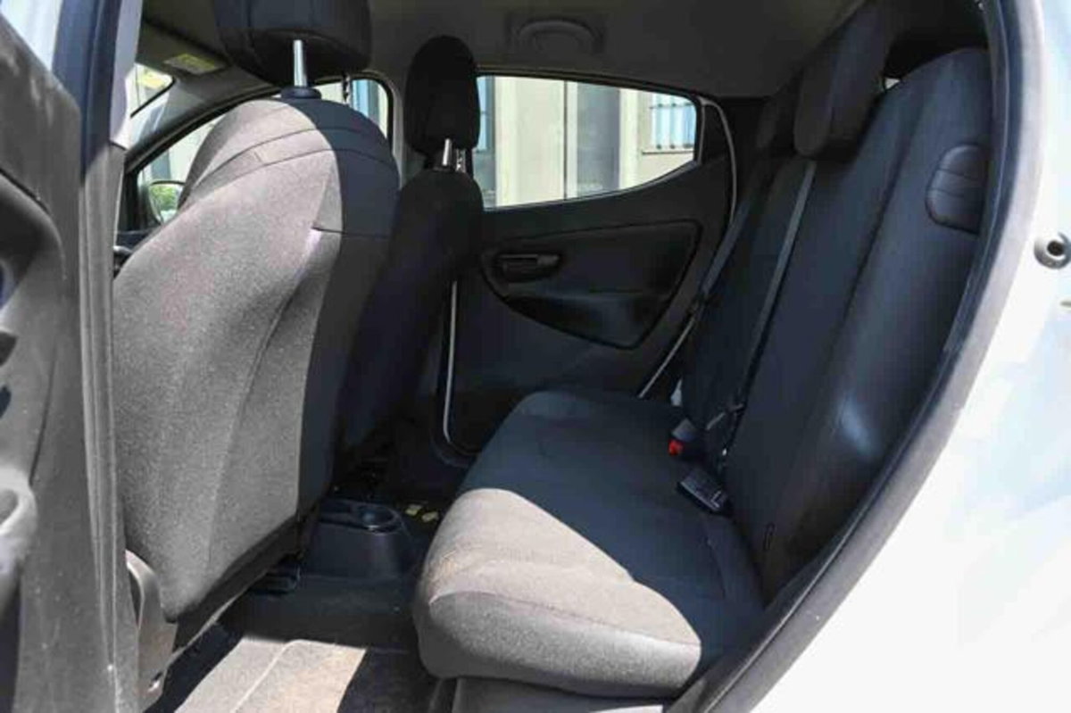 Lancia Ypsilon 1.0 FireFly 5 porte S&S Hybrid Gold Plus (10)