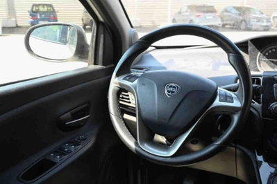 Lancia Ypsilon 1.0 FireFly 5 porte S&S Hybrid Gold Plus (11)