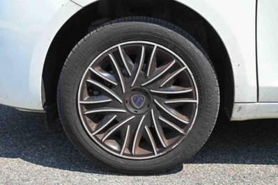 Lancia Ypsilon 1.0 FireFly 5 porte S&S Hybrid Gold Plus (5)