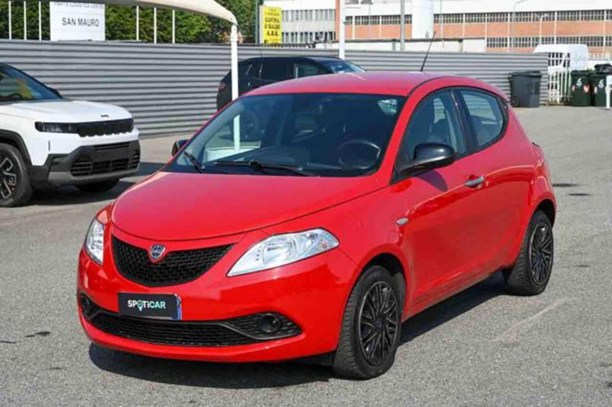 Lancia Ypsilon 1.2 69 CV 5 porte Gold