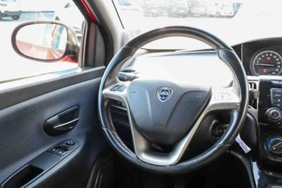 Lancia Ypsilon 1.2 69 CV 5 porte Gold (17)