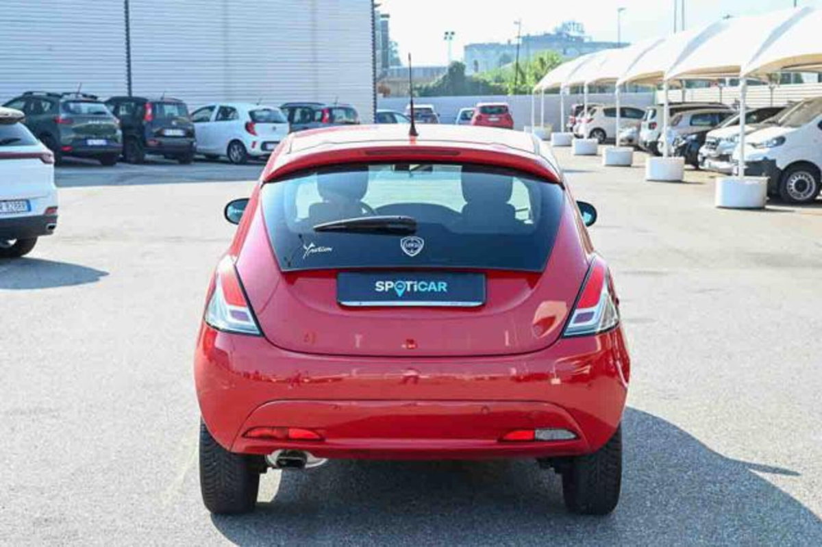 Lancia Ypsilon 1.2 69 CV 5 porte Gold (20)