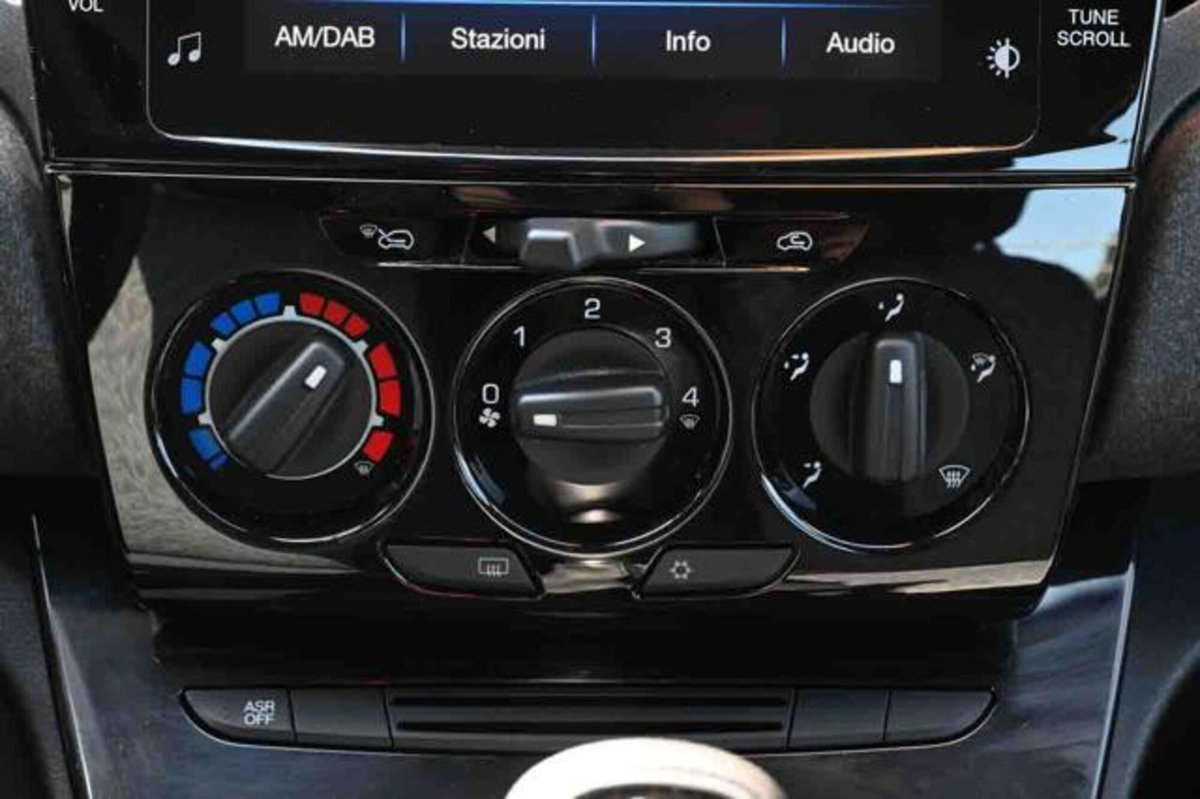 Lancia Ypsilon 1.0 FireFly 5 porte S&S Hybrid Ecochic Gold (15)