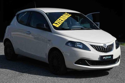 Lancia Ypsilon 1.0 FireFly 5 porte S&S Hybrid Ecochic Gold (2)