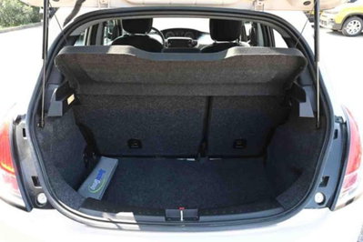 Lancia Ypsilon 1.0 FireFly 5 porte S&S Hybrid Ecochic Gold (5)