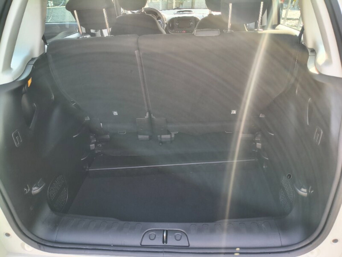 Fiat 500L 1.4 95 CV Urban (9)