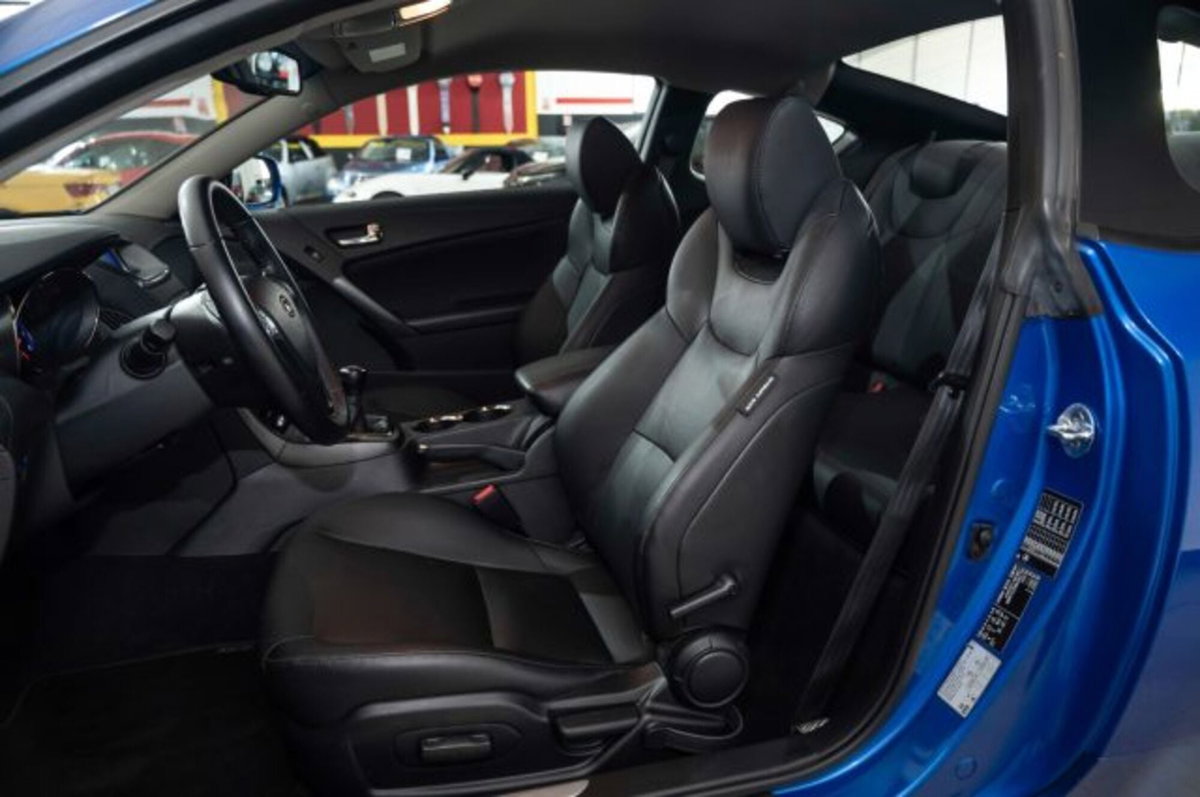 Hyundai Genesis Coupe 2.0 Turbo Sport (3)
