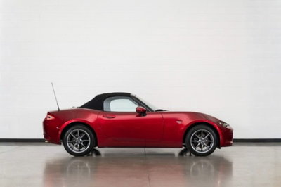 Mazda MX-5 1.5 Kazari 132cv (10)