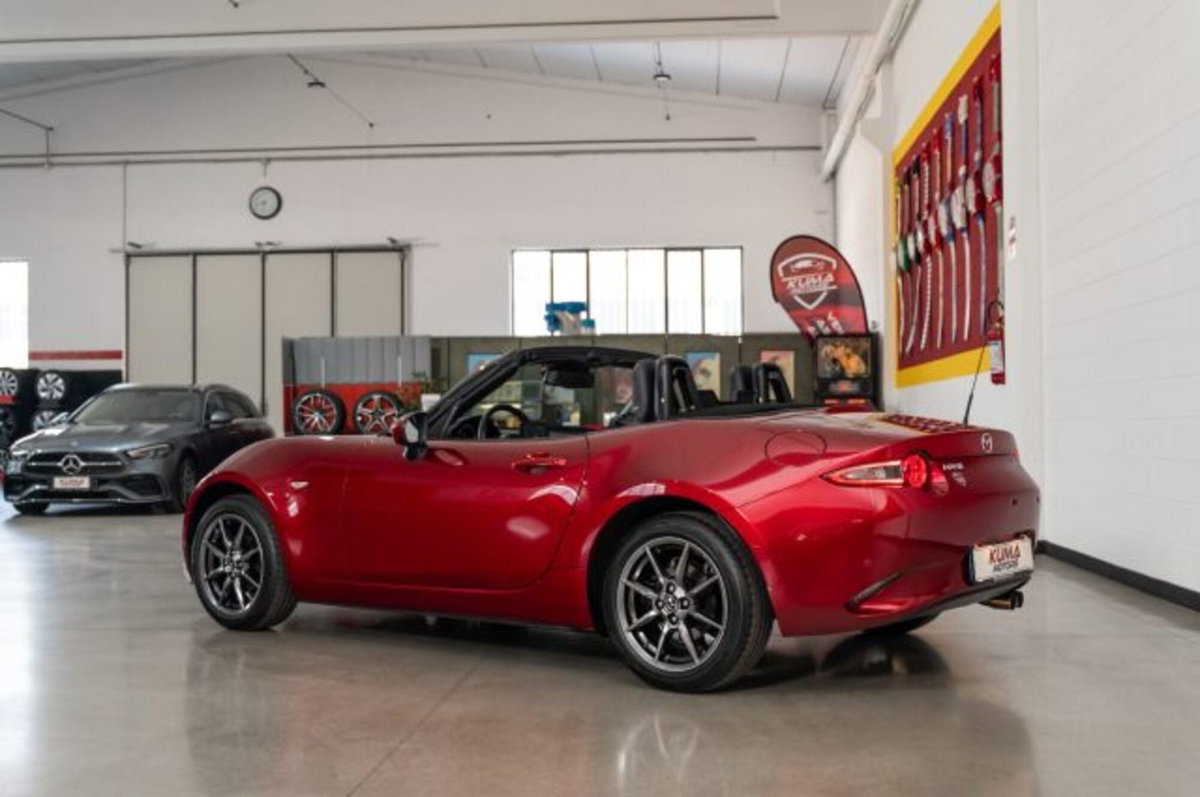 Mazda MX-5 1.5 Kazari 132cv (13)