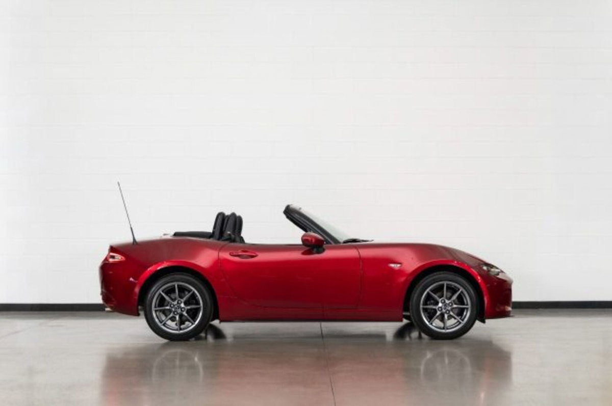 Mazda MX-5 1.5 Kazari 132cv (20)