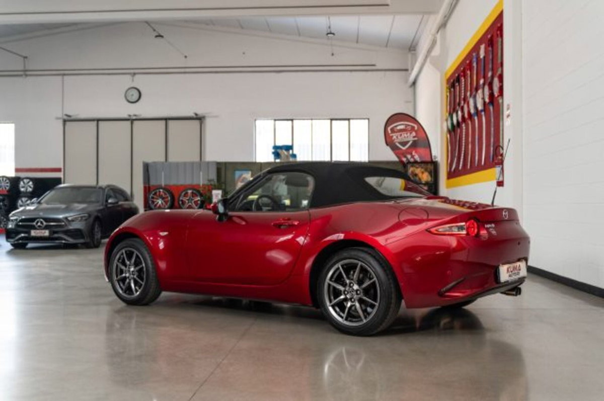 Mazda MX-5 1.5 Kazari 132cv (4)