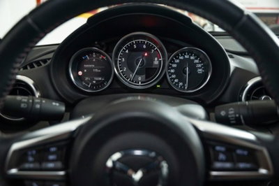 Mazda MX-5 1.5 Kazari 132cv (8)