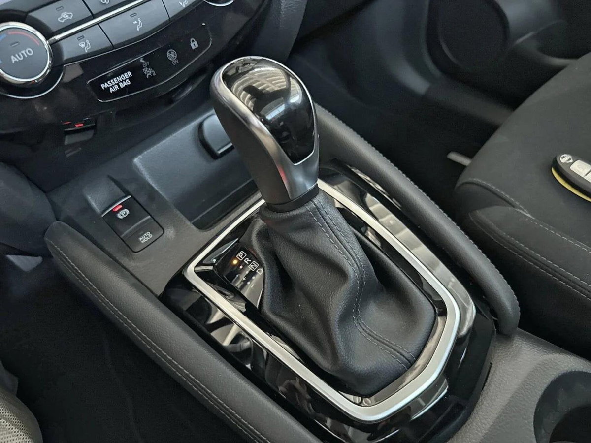 Nissan Qashqai 1.5 dCi 115 CV DCT N-Connecta (9)