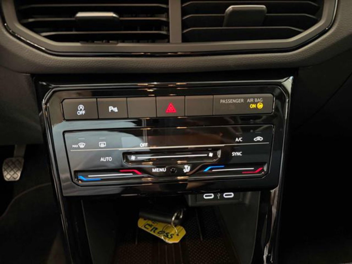 Volkswagen T-Cross 1.0 tsi Edition 115cv (15)