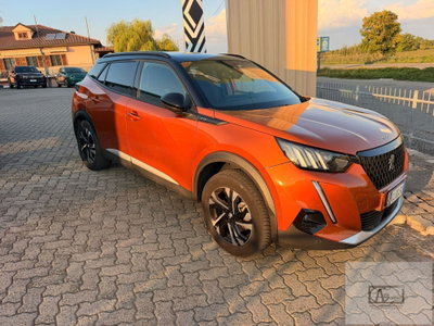 Peugeot 2008 BlueHDi 130 S&S EAT8 GT Pack (3)
