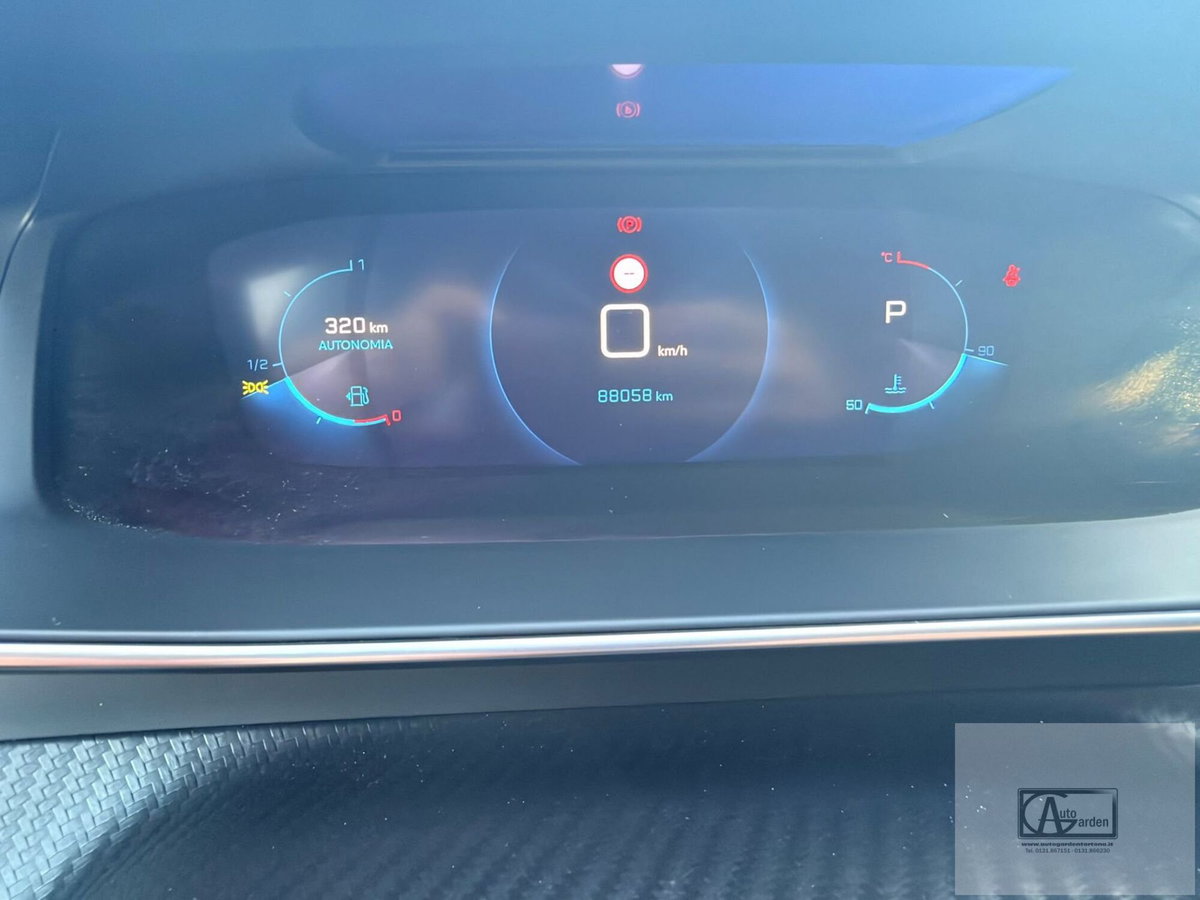 Peugeot 2008 BlueHDi 130 S&S EAT8 GT Pack (4)