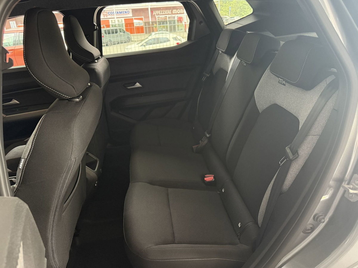 Dacia Duster 1.2 mild hybrid Journey 140cv (8)
