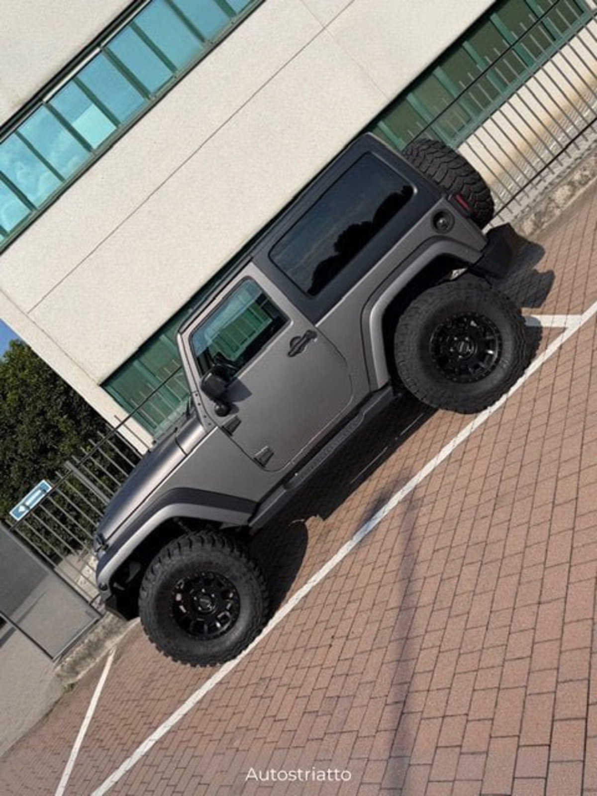 Jeep Wrangler 2.8 CRD DPF Sahara Auto (3)