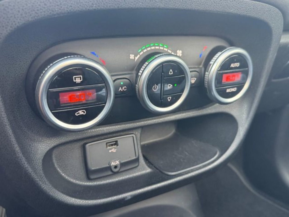 Fiat 500L 1.4 95 CV Lounge (11)