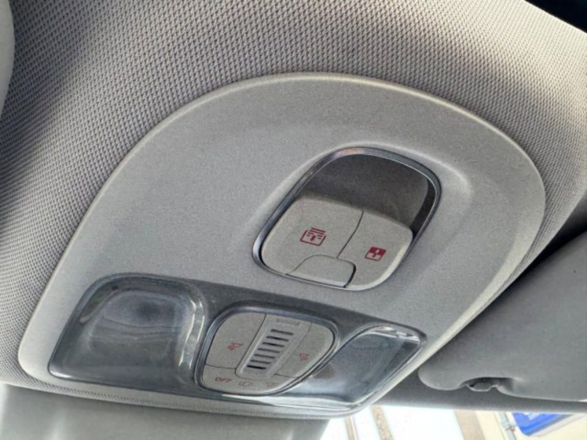 Fiat 500L 1.4 95 CV Lounge (14)