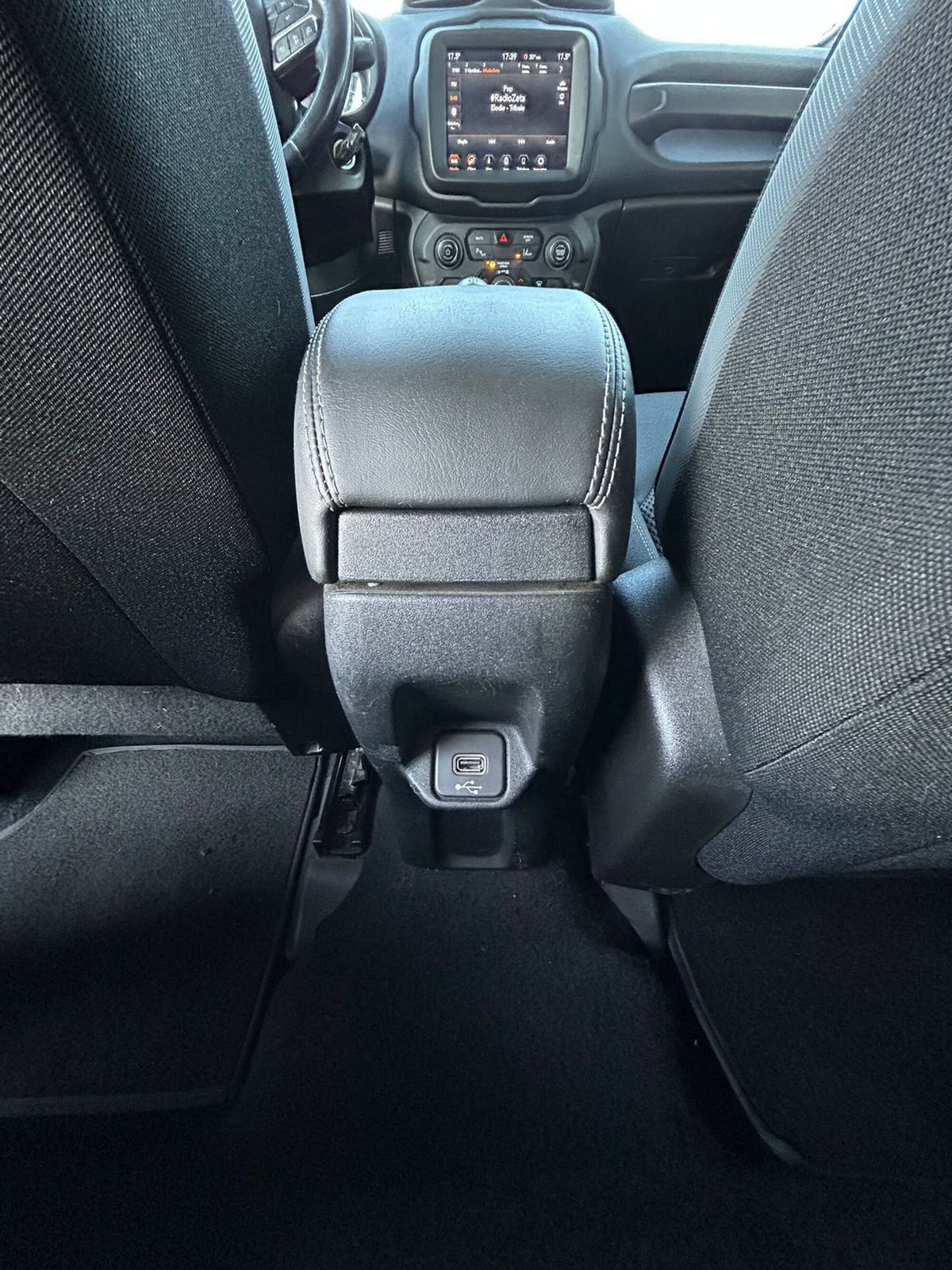 Jeep Renegade 1.6 Mjt 120 CV Limited (2)