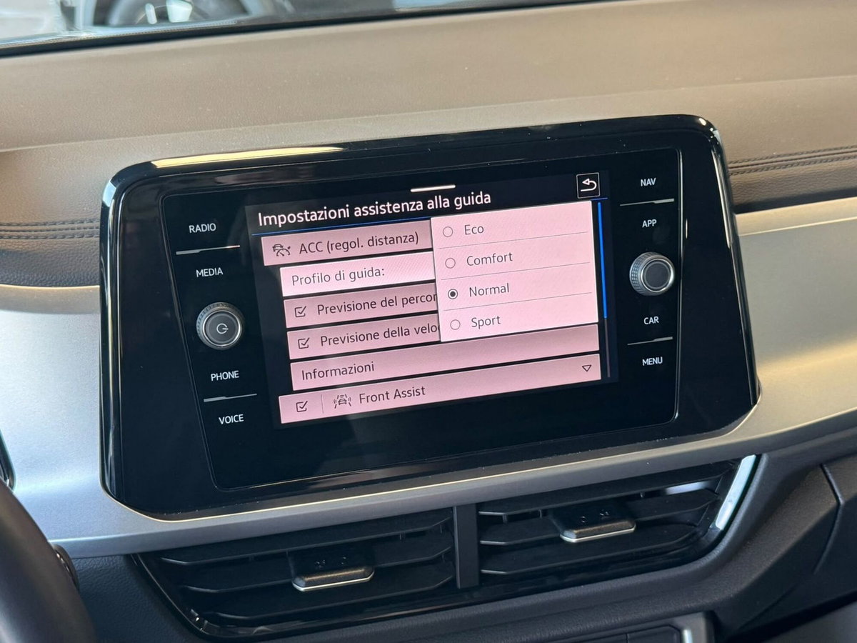 Volkswagen T-Roc 1.5 tsi Life dsg (12)
