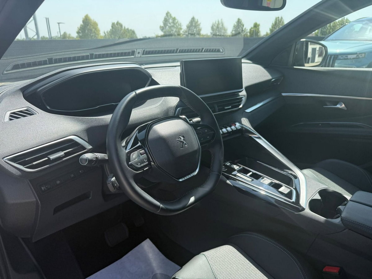 Peugeot 3008 Hybrid4 300 e-EAT8 Allure Pack (11)