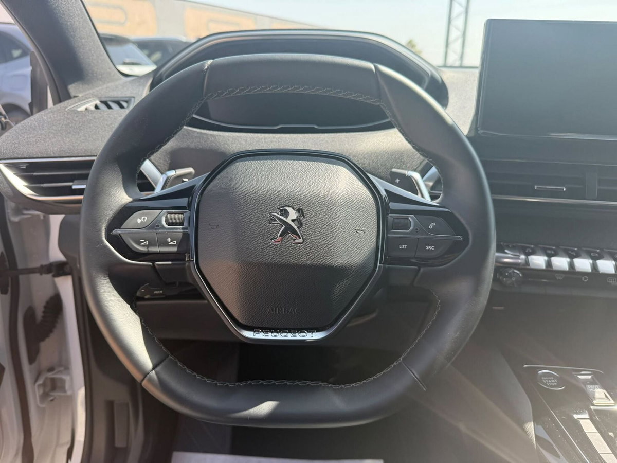 Peugeot 3008 Hybrid4 300 e-EAT8 Allure Pack (12)