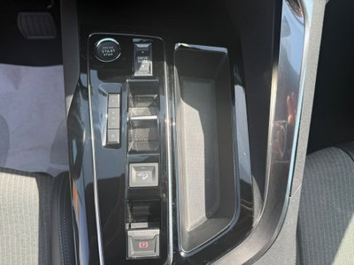 Peugeot 3008 Hybrid4 300 e-EAT8 Allure Pack (15)