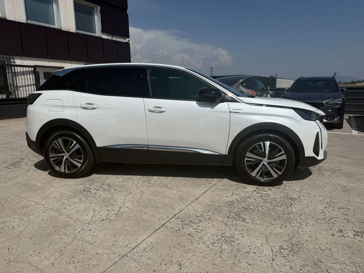 Peugeot 3008 Hybrid4 300 e-EAT8 Allure Pack (5)