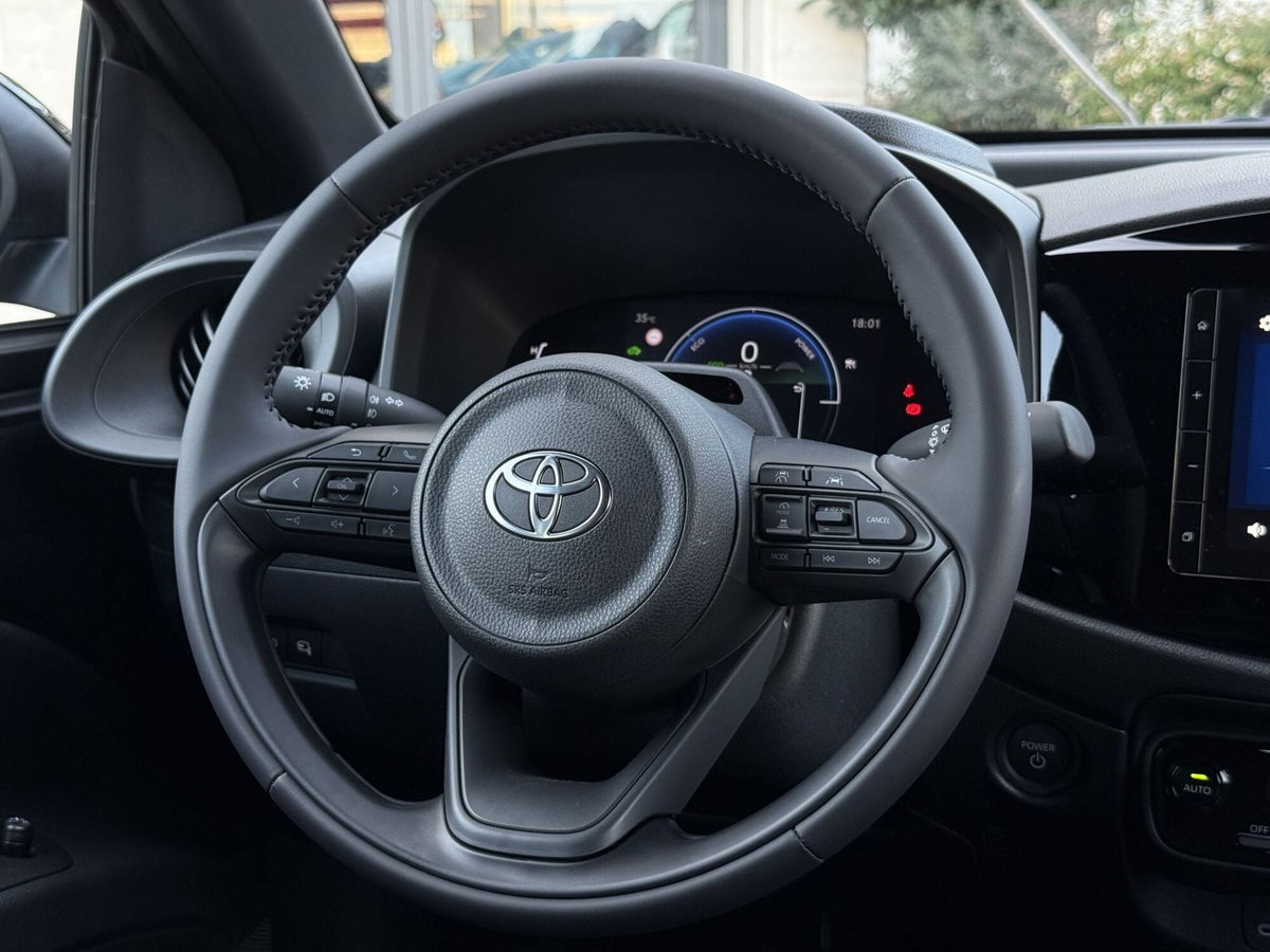 Toyota Aygo X 1.5 hybrid Icon e-cvt (9)