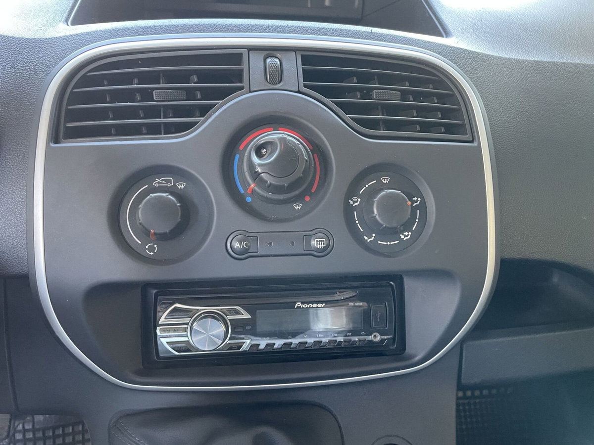 Renault Kangoo 1.5 dCi 75CV F.AP. 3p. Express Compact (12)