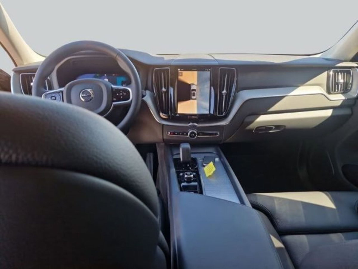 Volvo XC60 2.0 b5 Plus Dark awd auto (11)