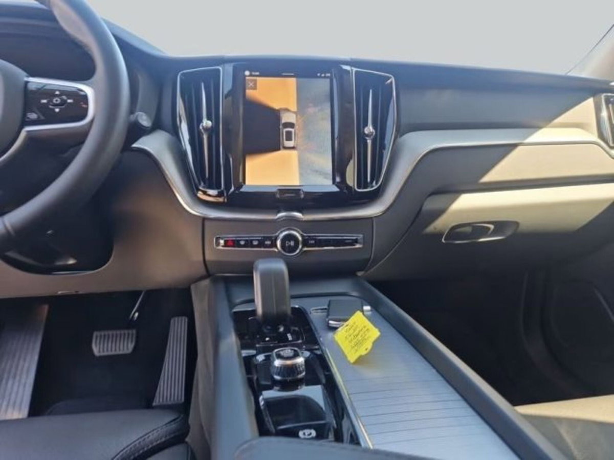 Volvo XC60 2.0 b5 Plus Dark awd auto (12)