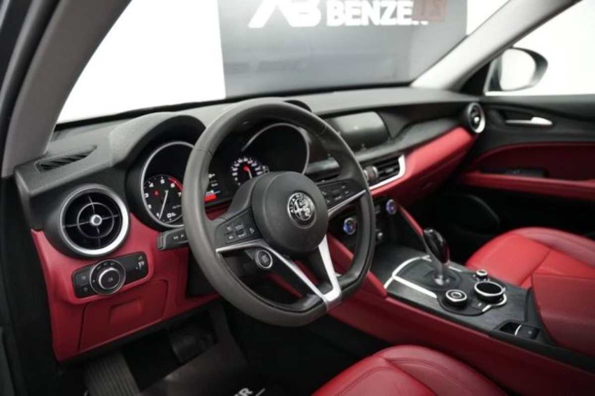 Alfa Romeo Stelvio Stelvio 2.0 Turbo 200 CV AT8 Q4 Super Business (13)