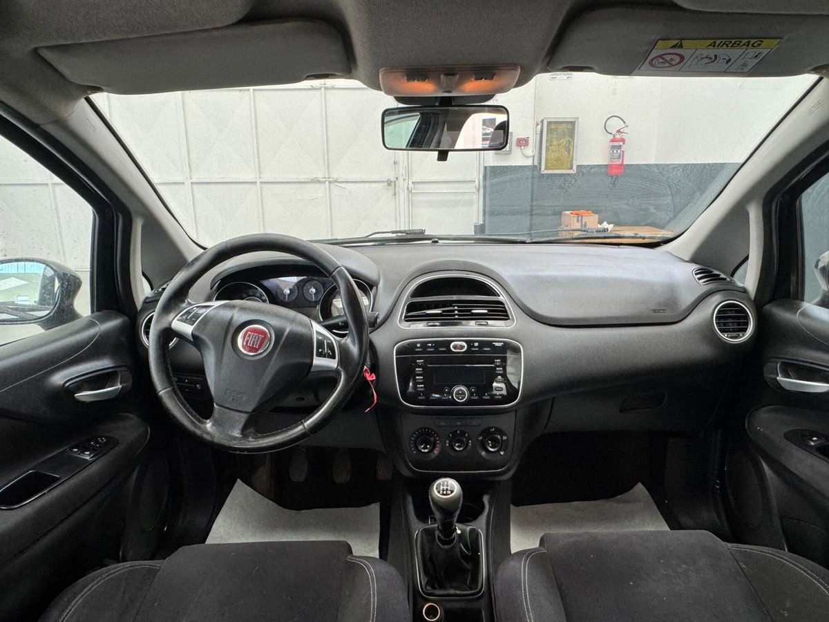 Fiat Punto 1.3 MJT II 75 CV 5 porte Lounge (9)