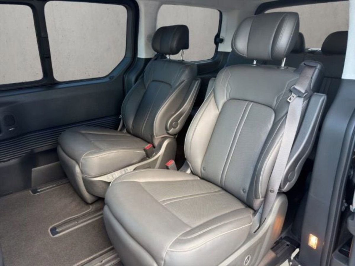 Hyundai Staria 1.6 hev Luxury 2wd auto (11)